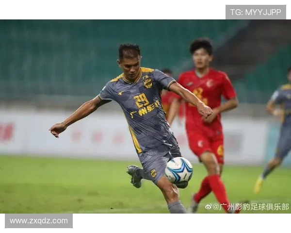 广州队强势对阵劲旅鏖战绿茵赛场力争重回巅峰荣耀时刻 广州队强势对阵劲旅鏖战绿茵赛场力争重回巅峰荣耀时刻